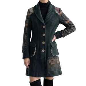 Save the Queen Tartan Women's Wool Coat, size S.